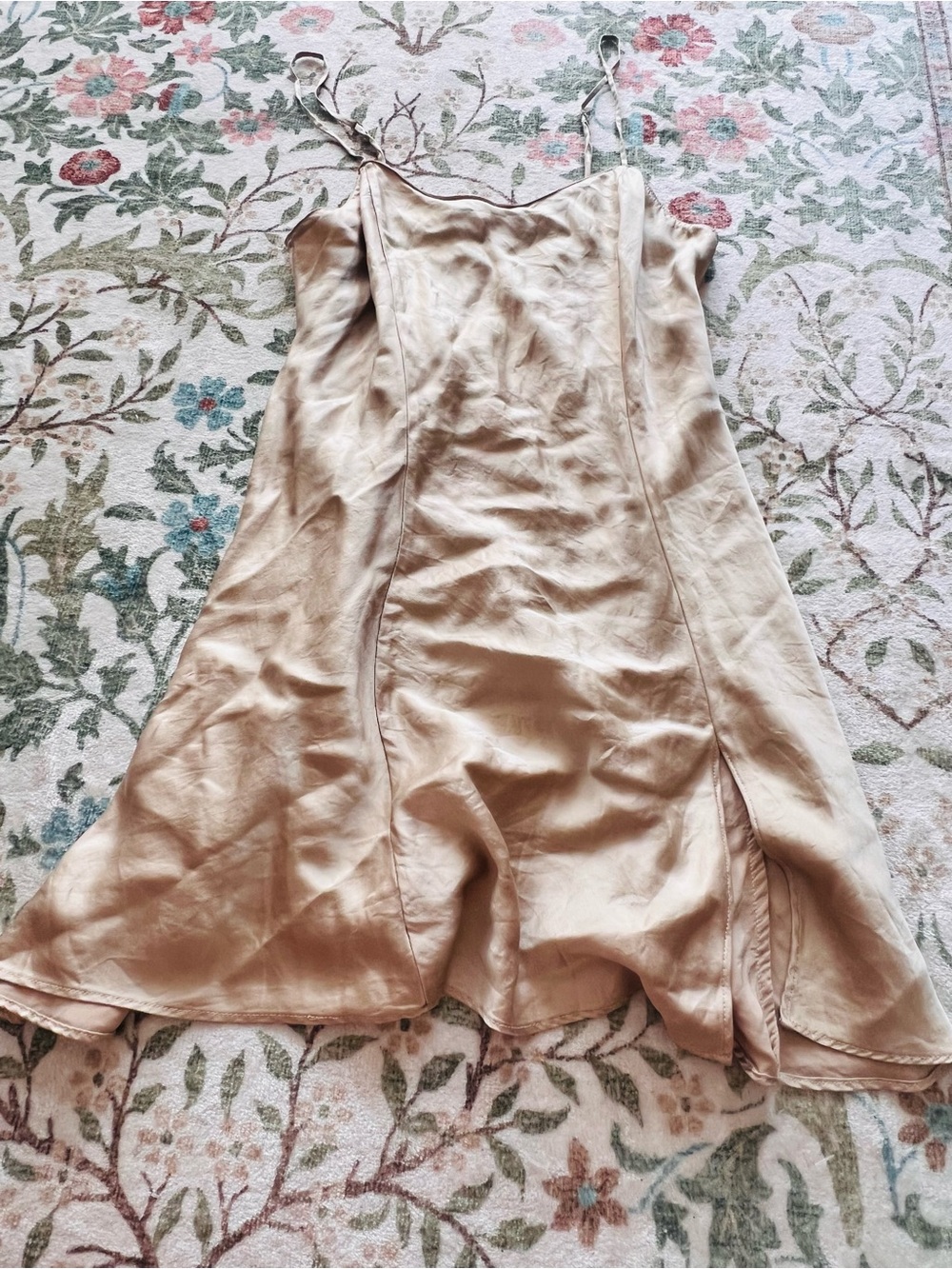 Victoria’s Secret 100% Silk Slip Dress Chemise Size Medium